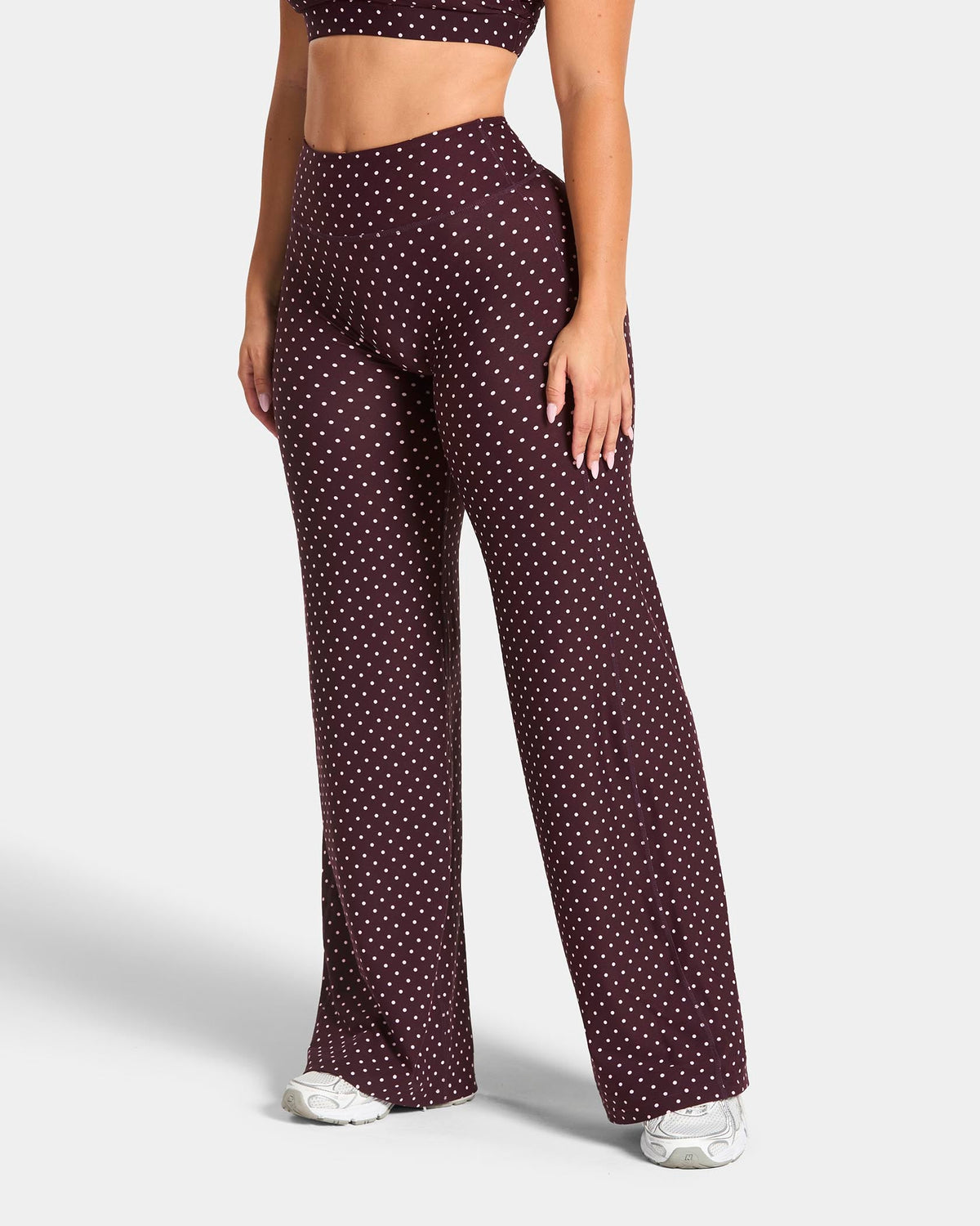 Pantalon à jambe droite standard Allrounder « pois sur fond merlot »