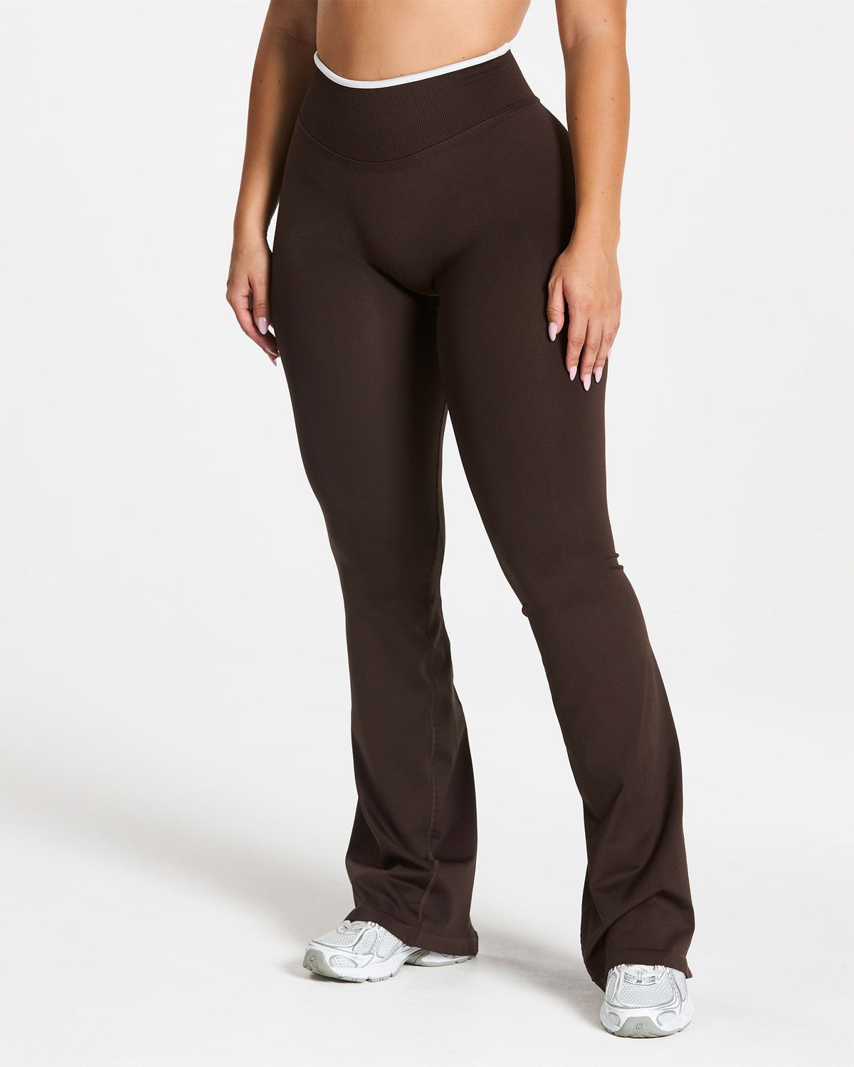 Legging évasé à coupe longue Sculpt Scrunch Contrastline « Espresso »