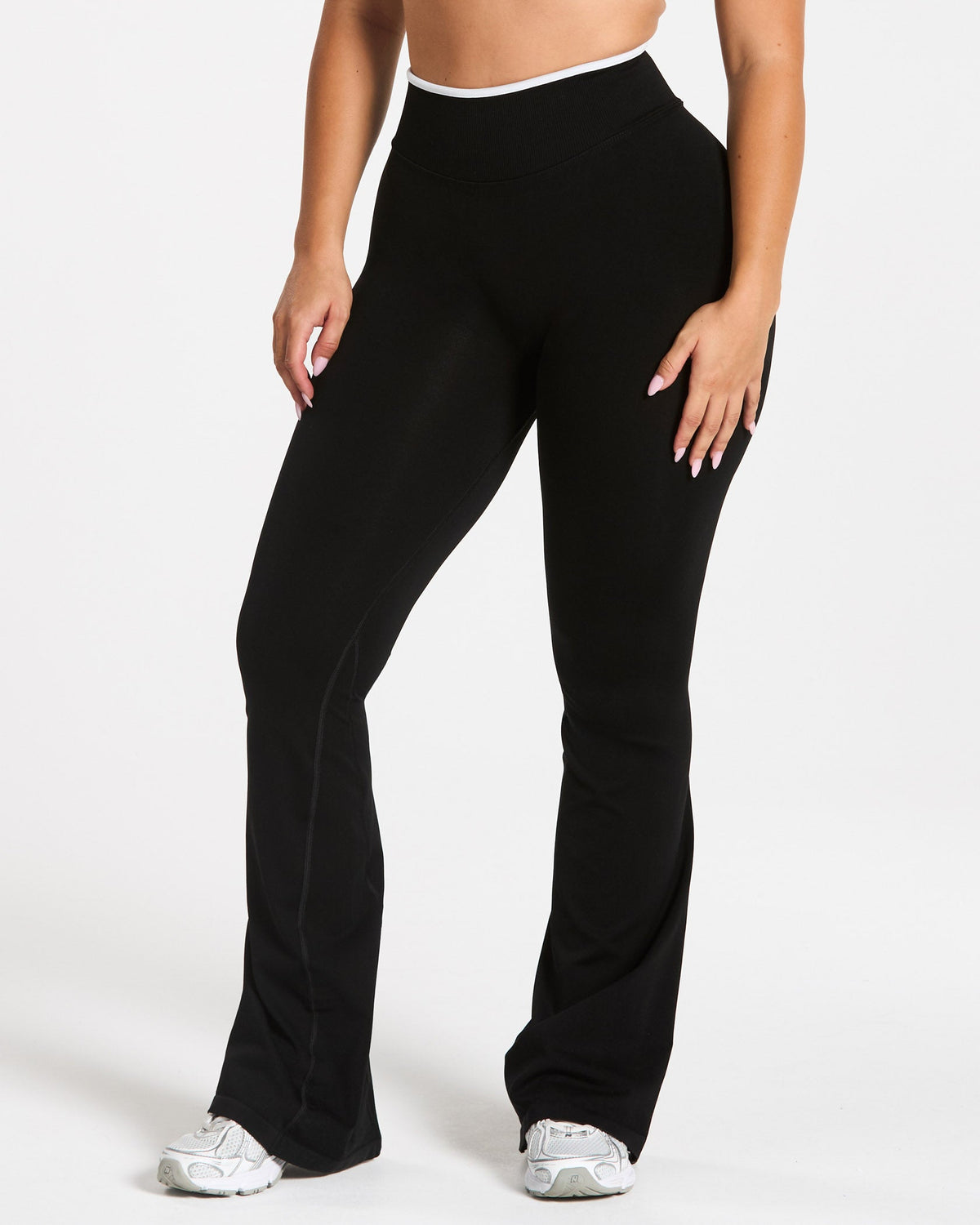 Legging évasé à coupe longue Sculpt Scrunch Contrastline « noir »