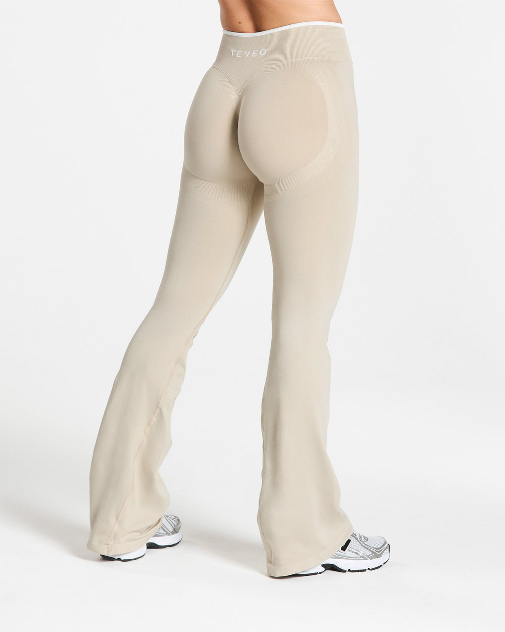Legging évasé à coupe longue Sculpt Scrunch Contrastline « Cream »