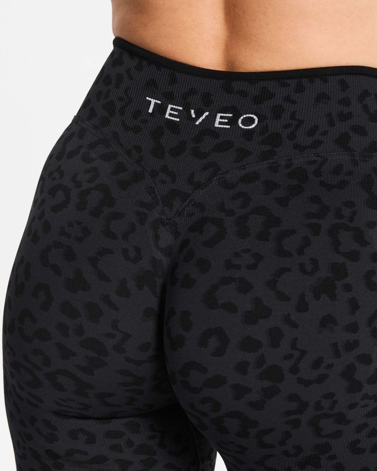 Pantalon Straight Leg Sculpt Scrunch Contrastline coupe longue « Léopard noir »