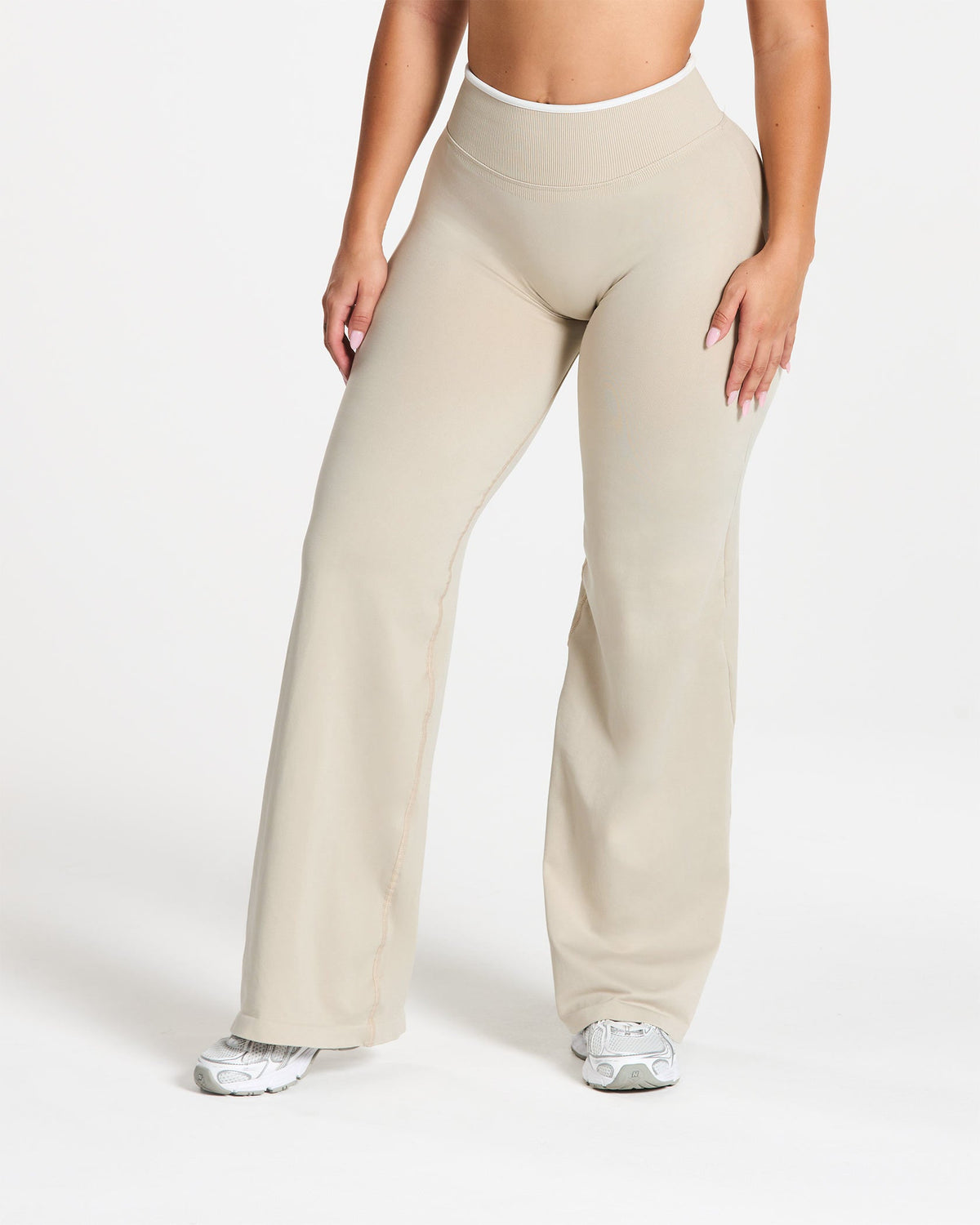 Pantalon Straight Leg Sculpt Scrunch Contrastline coupe longue « Cream »