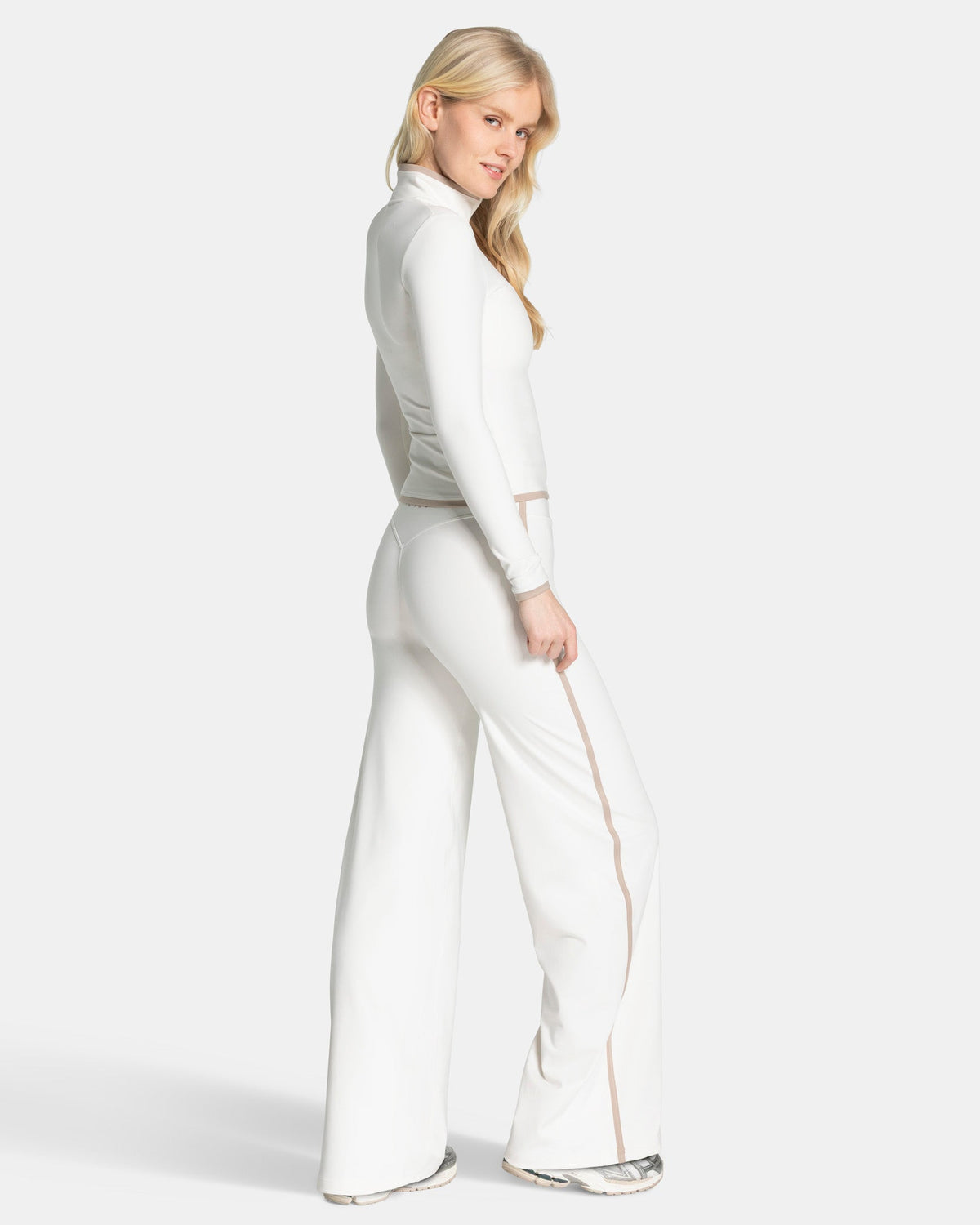Veste de sport zippée sculptante Soft « Blanc cassé »